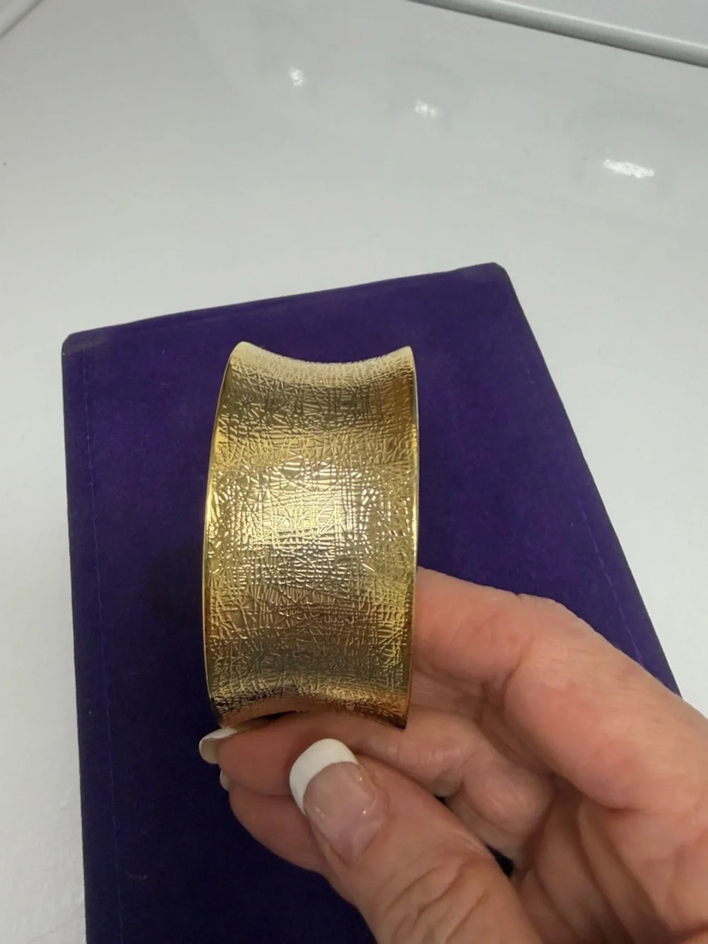 Textured Gold tone Cuff Bracelet - Women fashion costume Jewelry